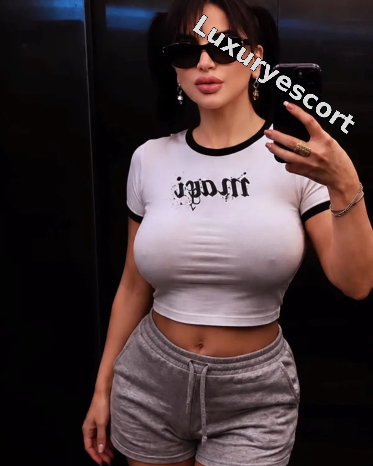 Eleva — Beşiktaş, İstanbul escort